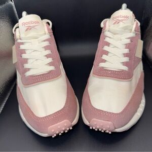 Size 7.5 - Reebok Classic Ortholite  Comfort Sneakers Ivory Pink, Clean, No Box